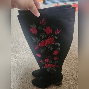 Beautiful knee high boots, size 9.5